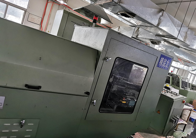 柯?tīng)柌妓咕b龍